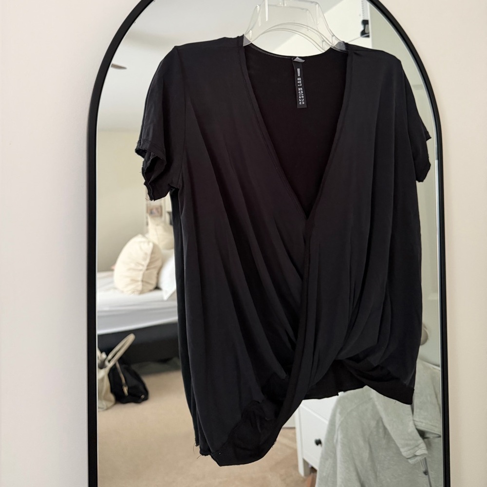 Design Lab Lord & Taylor Black Short Sleeve Draped Twist-Front Top
